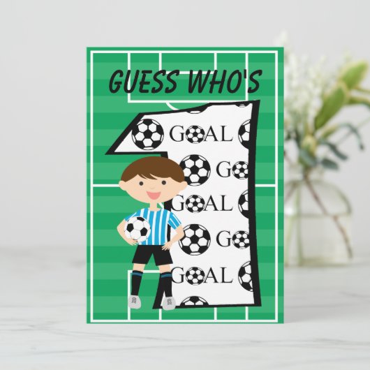 Eerste uitnodiging van Birthday Blue en White Socc (Staand voorkant)