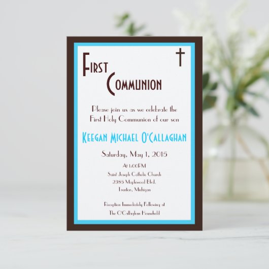 Eerste uitnodiging van de gemeenschap - jongen (Staand voorkant)