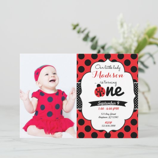 Eerste uitnodiging van de kleine dame ladybug (Staand voorkant)