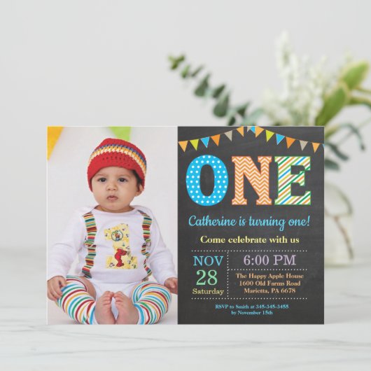 Eerste uitnodiging van de verjaardag. Boy First Bi (Staand voorkant)