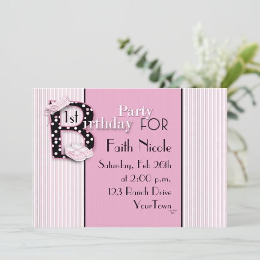 Eerste uitnodiging voor de geboorte van Baby Girl (Staand voorkant)