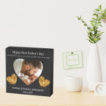 Eerste Vaderdag Aangepast hart Foto Baby Houten Kist Print<br><div class="desc">Mooie hoed voor de nieuwe vader om zijn eerste vaderdag te herinneren met zijn kleine baby.</div>
