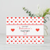 Eerste Valentijnsdag samen Red Hearts Foto Feestdagenkaart (Staand voorkant)