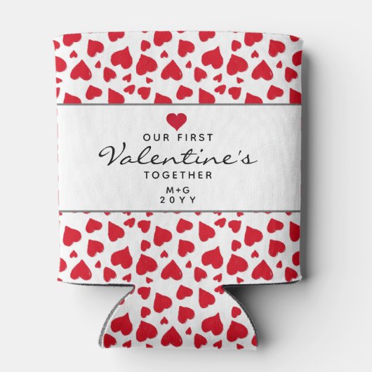 Eerste Valentijnsdag Samen Rode Harten Monogram Blikjeskoeler (Achterkant)
