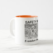 EERSTE VEILIGHEID - Vrijheid altijd - Mok (Voorkant links)