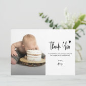 Eerste verjaardag Baby Foto Moderne hart Script Bedankkaart (Staand voorkant)