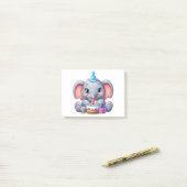 Eerste verjaardag babyolifant post-it® notes (Op bureau)