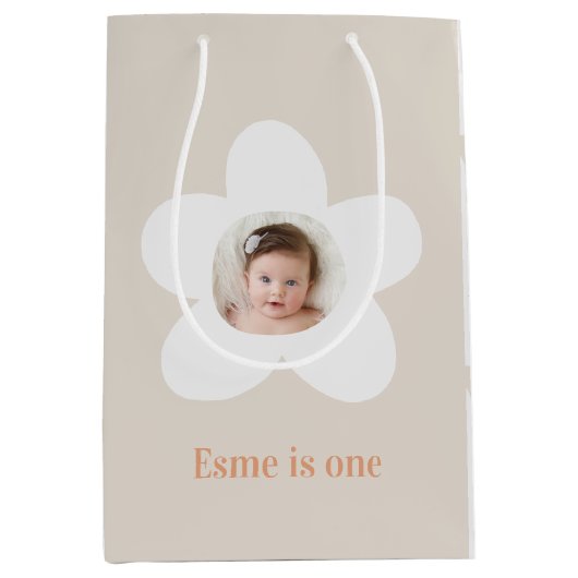 Eerste verjaardag: daisy boho retro terracotta nat medium cadeauzakje (Voorkant)