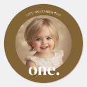 Eerste Verjaardag Foto Ronde Sticker in Bruin (Voorkant)