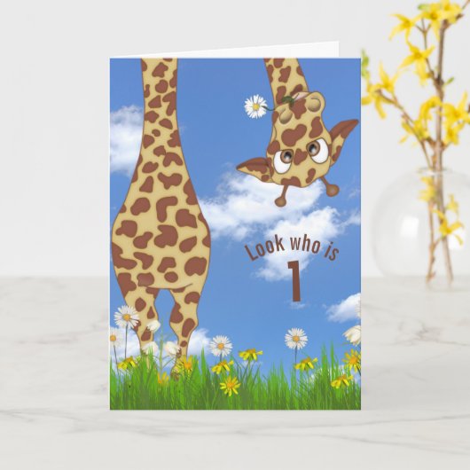 Eerste verjaardag giraffe in gras kaart (Gele Bloem)