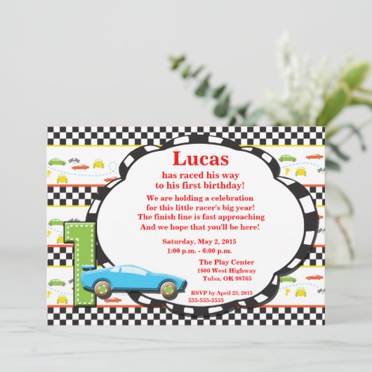 Eerste verjaardag raceauto uitnodiging (Staand voorkant)