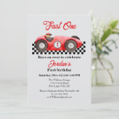 Eerste verjaardag rode race auto snel een kaart (Staand voorkant)