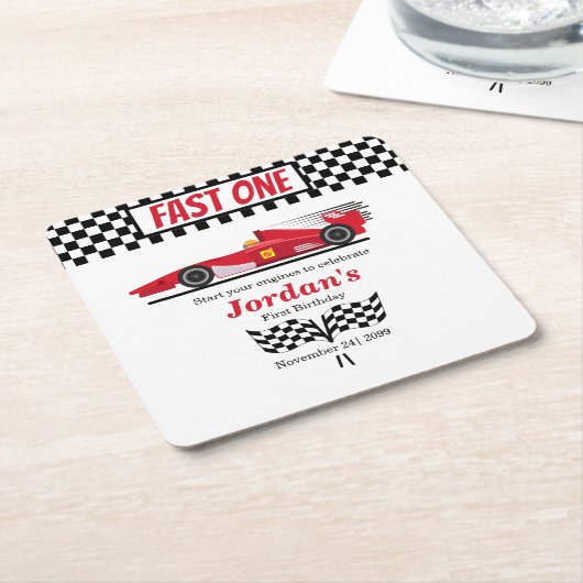 Eerste verjaardag rode race auto snel een kartonnen onderzetters (Schuin)