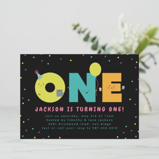 Eerste Verjaardag Schattige Kleurrijk Uitnodiging  (Staand voorkant)