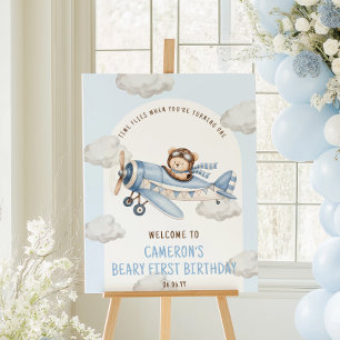 Eerste verjaardag teddybeer vliegtuig welkomstbord poster