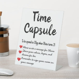 Eerste verjaardag Time Capsule Hoopt Wensen Pedest Reclamebord Met Voetstuk