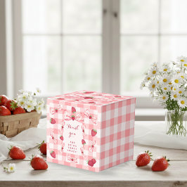Eerste verjaardag van Bessie met rode geruite stri Bedankdoosjes