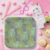 Eerste verjaardagspapier bord met groene bladeren. (Feest)