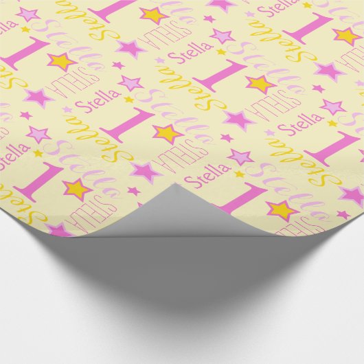 Eerste verjaardagster aangepaste naam gele roze cadeaupapier (Hoek)