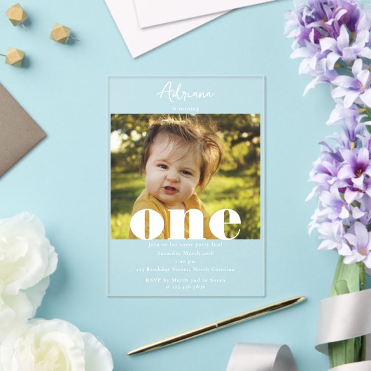 Eerste verjaardagsuitnodiging 1e One Photo Script Acryl Uitnodigingen (Insitu (Huwelijk))