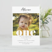 Eerste verjaardagsuitnodiging 1e One Photo Script Kaart (Staand voorkant)