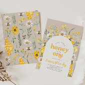 Eerste verjaardagsuitnodiging Gele Wildebloem Bij Kaart