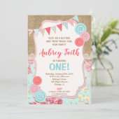 Eerste verjaardagsuitnodiging meisje, met een knop kaart (Staand voorkant)