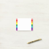 Eerste vlag voor regenboogpride post-it® notes (Op bureau)