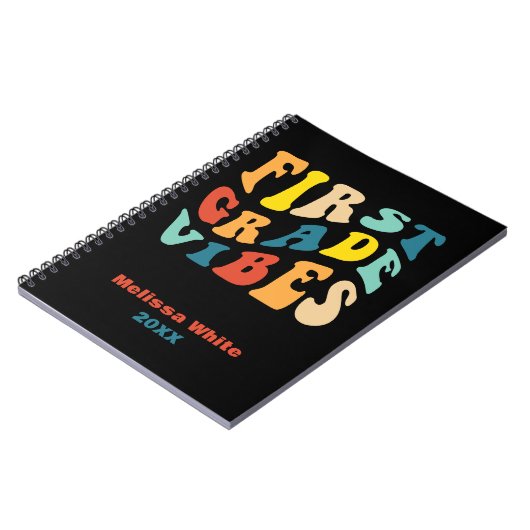 Eersteklas vibes terug naar school retro notitieboek (Linkerzijde)