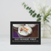 Eet dessert voor je stikt en sterft briefkaart (Staand voorkant)