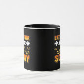 Eet, drink en wees eng grappig Halloween-essentiee Mok (Midden)