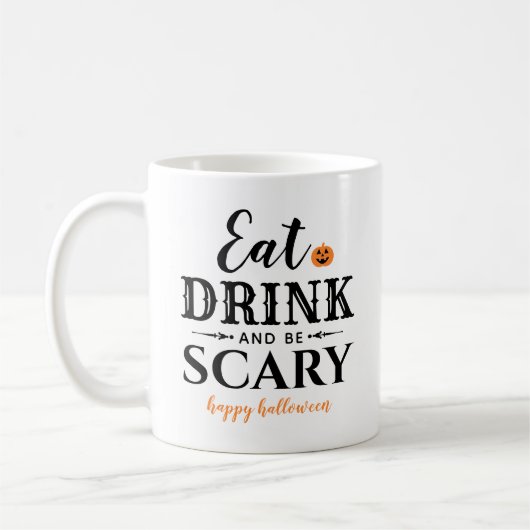 Eet Drink en wees eng Moderne Typografie Halloween Koffiemok (Links)