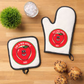 Eet een rode appeldag ovenwant & pannenlap set (Top down)