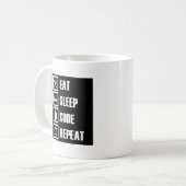 -eet-slaap-code-herhaalde koffiemok (Voorkant links)