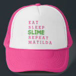 Eet, slaap, slijm, herhaling trucker pet<br><div class="desc">Eet,  slaap,  slijm,  herhaal,  het perfecte geschenk voor de minnaar in je leven. Ideaal voor meisjes,  jongens en tweens. Als je kinderen altijd op zoek zijn naar lijm,  glitter en activerer voor slijm die spullen maakt,  kan dit de perfecte rotzooi zijn voor je verjaardag of kerstcadeau.</div>