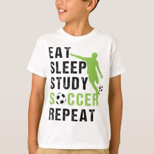 Eet Slaap Studie Voetbal Herhaal Jongen Voetballer T-shirt