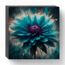 Eetherische blauwe dahlia