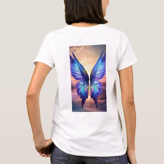 Eetherische vleugels: Abstracte vlinderelegantie T-shirt (Achterkant)