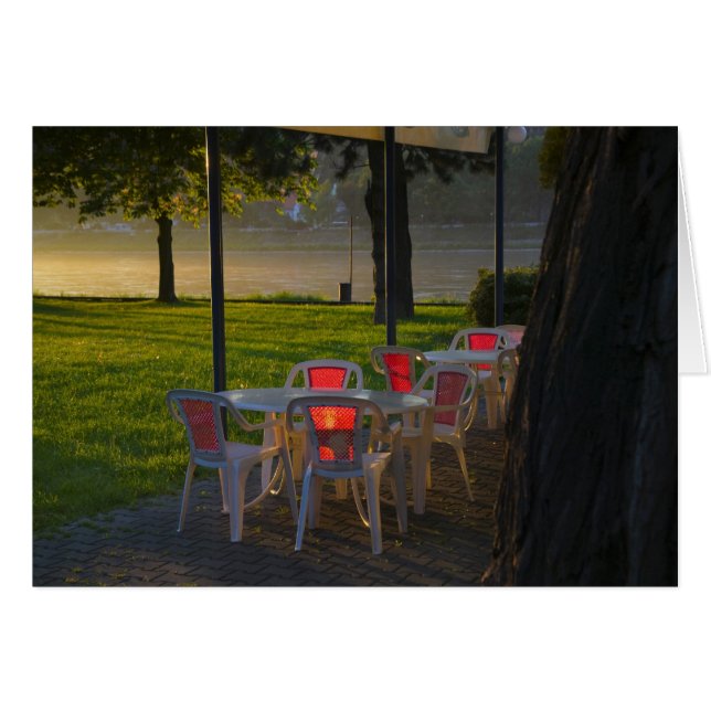Eettafel en stoelen aan de Donau, (Voorkant Horizontaal)