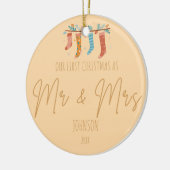 Eeuwige Omhelzing - Mr & Mrs Eerste Kerstmis Keramisch Ornament (Links)