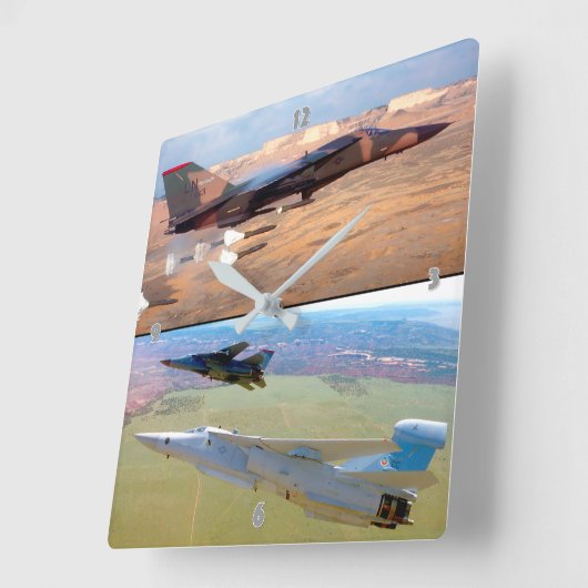 EF-111 RAVEN en F-111 AARDVARK Vierkante Klok (Hoek)