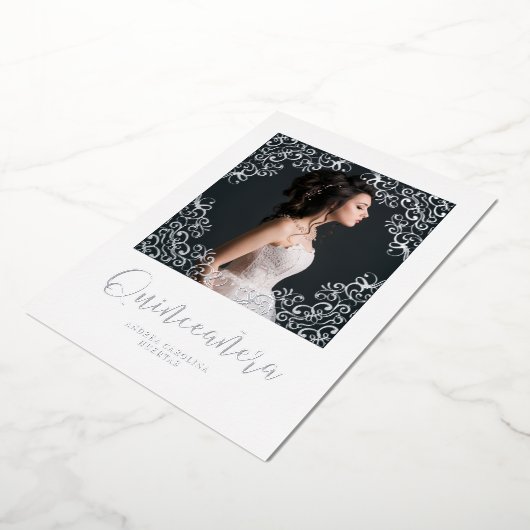 Efecto Metálico Plateado Real Foto Quinceañera Folie Uitnodiging (Gedraaid)