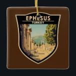 Efeze Turkije Travel Art Vintage Keramisch Ornament<br><div class="desc">Efeze in een vectorkunststijl. Efeze is een oude stad in de Centraal-Egeïsche regio van Turkije,  in de buurt van het hedendaagse Selçuk. De opgegraven overblijfselen weerspiegelen eeuwen geschiedenis,  van het klassieke Griekenland tot het Romeinse Rijk.</div>