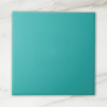 Effen Blauwgroen kleur Tegeltje<br><div class="desc">Transformeer uw ruimte met onze Solid Blauwgroen Color Ceramic Tegel. Deze levendige, opvallende tegel biedt een strakke, moderne look die perfect is voor het toevoegen van een verfrissende splash van kleur aan elke kamer. Of u nu uw keuken backsplash, badkamer of het creëren van een unieke accentmuur updatet, deze tegel...</div>