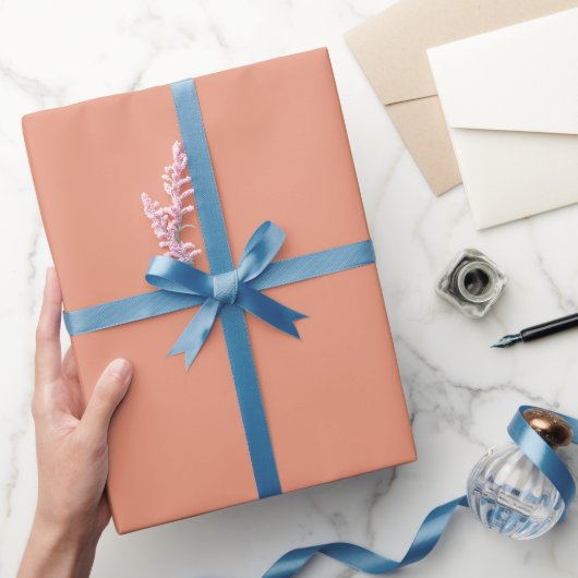 Effen Donkerzalm Perzik Kleurschakering Cadeaupapier (Geschenken)