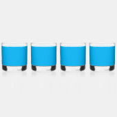 Effen helderblauwe achtergrond whisky glas (Achterkant)