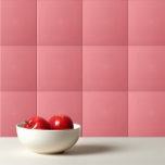 Effen kleur effen donker koraal roze tegeltje<br><div class="desc">Effen kleur effen donker koraal roze ontwerp.</div>