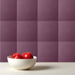 Effen kleur effen stoffige paarse Amarant Tegeltje<br><div class="desc">Effen kleur effen stoffige paarse Amarant ontwerp.</div>