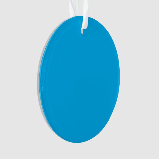 Effene helderblauwe achtergrond ornament (voorkant)