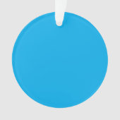 Effene helderblauwe achtergrond ornament (voorkant)